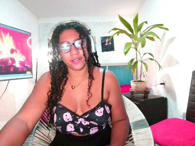 Bellacrespa's BongaCams show and profile