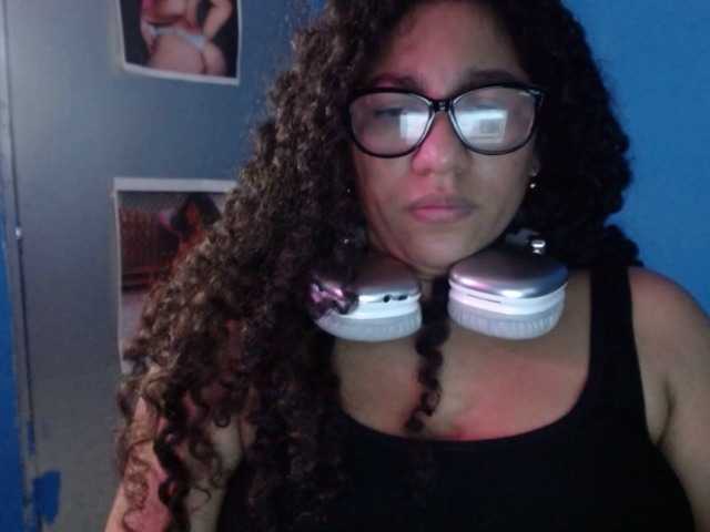  Bellacrespa chat room