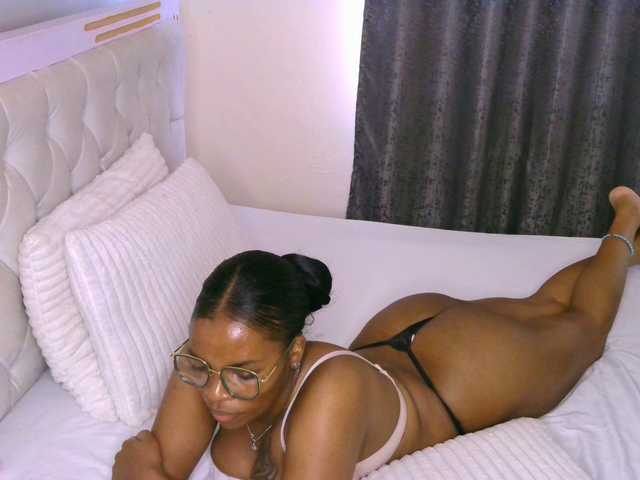 Cece-16's BongaCams show and profile