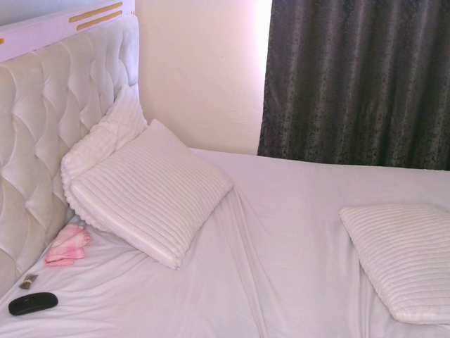 Cece-16's BongaCams show and profile