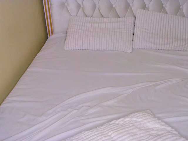 Cece-16's BongaCams show and profile