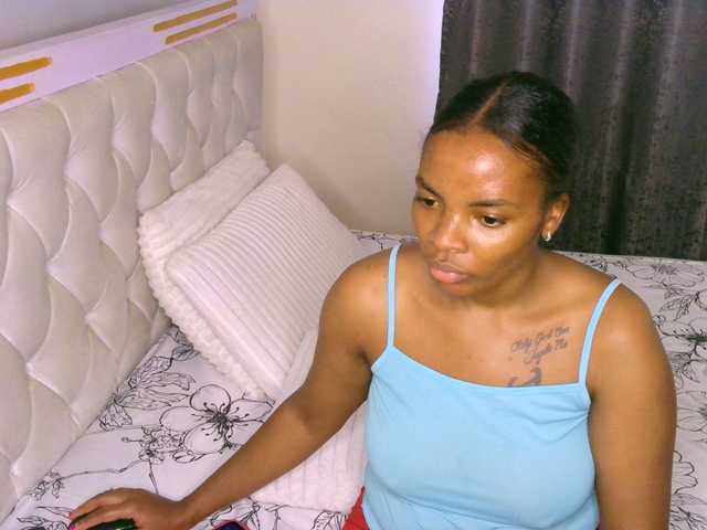 Cece-16's BongaCams show and profile