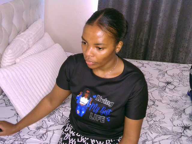 Cece-16's BongaCams show and profile