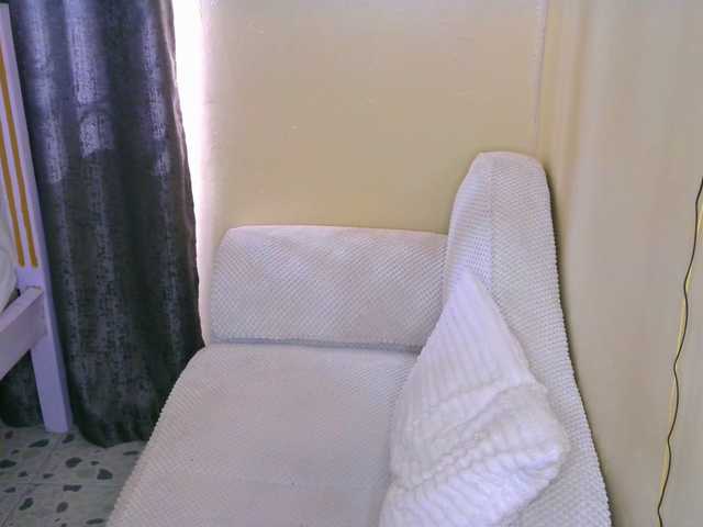 Cece-16's BongaCams show and profile