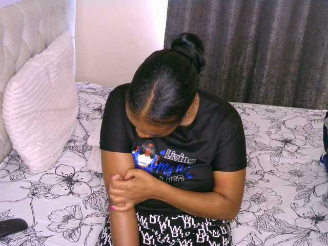 Cece-16's BongaCams show and profile