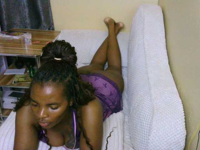 Cece-16's BongaCams show and profile