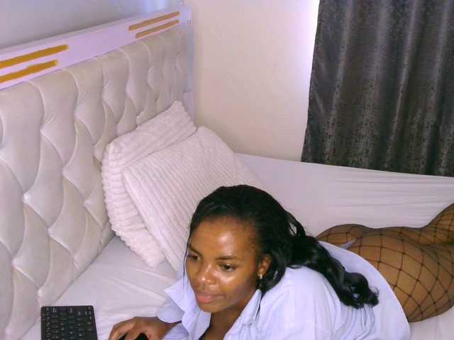 Cece-16's BongaCams show and profile