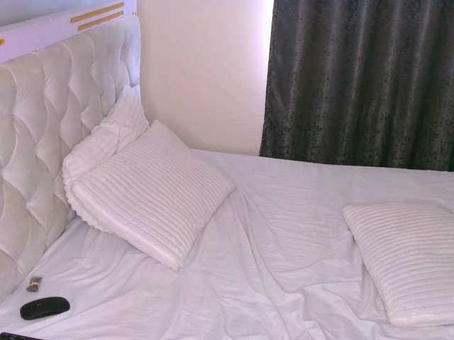 Cece-16's BongaCams show and profile