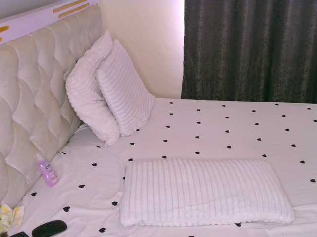 Cece-16's BongaCams show and profile