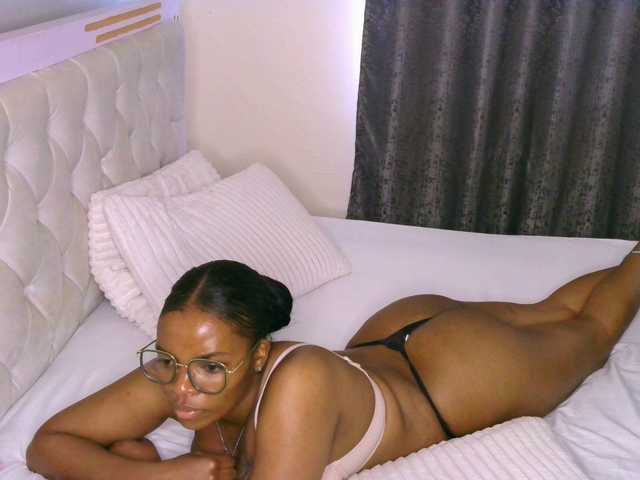 Cece-16's BongaCams show and profile