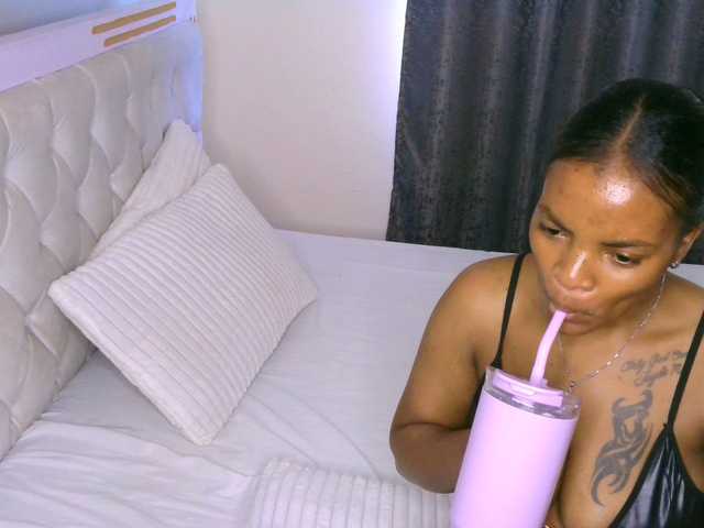 Cece-16's BongaCams show and profile