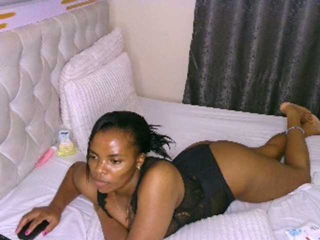 Cece-16's BongaCams show and profile