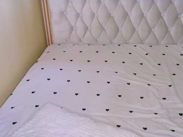 Cece-16's BongaCams show and profile