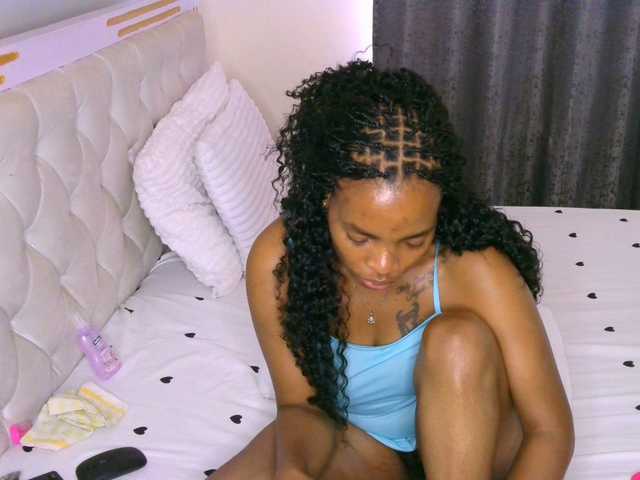 Cece-16's BongaCams show and profile