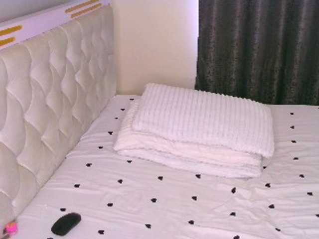 Cece-16's BongaCams show and profile