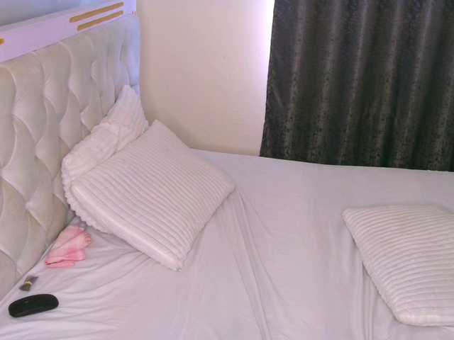 Cece-16's BongaCams show and profile