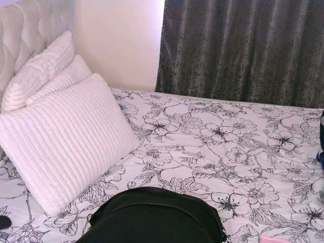 Cece-16's BongaCams show and profile