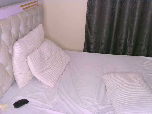 Cece-16's BongaCams show and profile