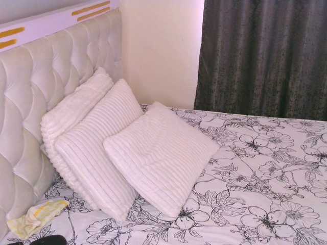 Cece-16's BongaCams show and profile