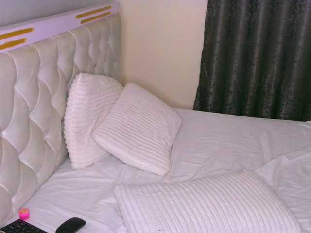 Cece-16's BongaCams show and profile