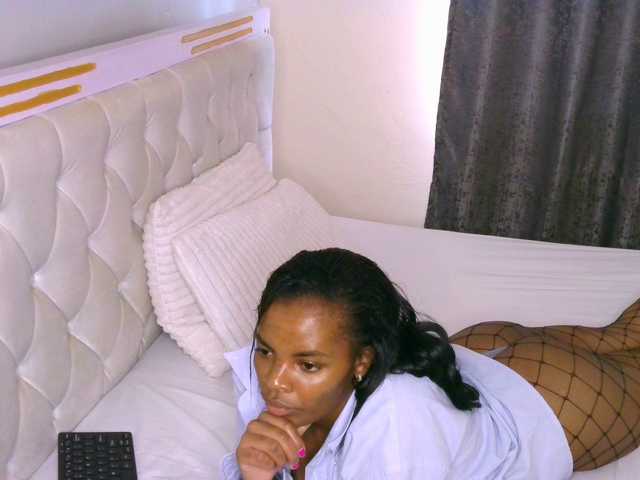 Cece-16's BongaCams show and profile