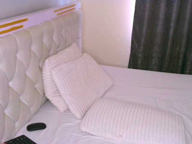 Cece-16's BongaCams show and profile