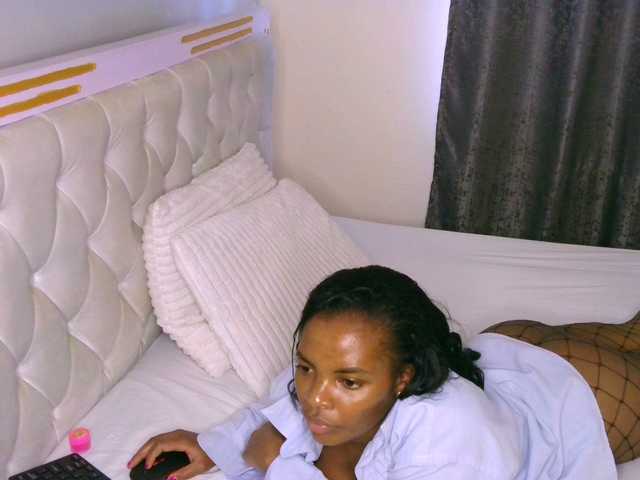 Cece-16's BongaCams show and profile