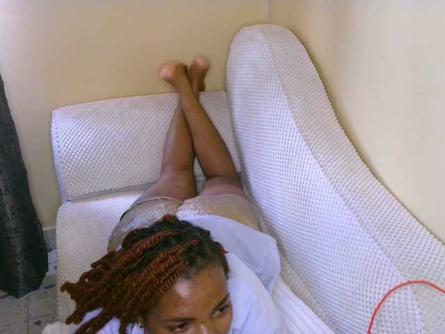 Cece-16's BongaCams show and profile