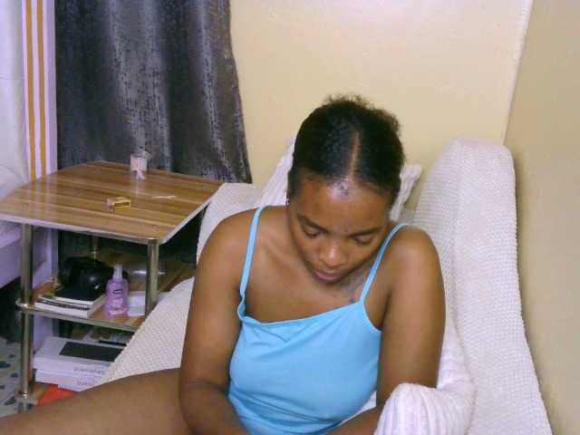 Cece-16's BongaCams show and profile