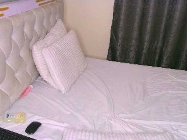 Cece-16's BongaCams show and profile