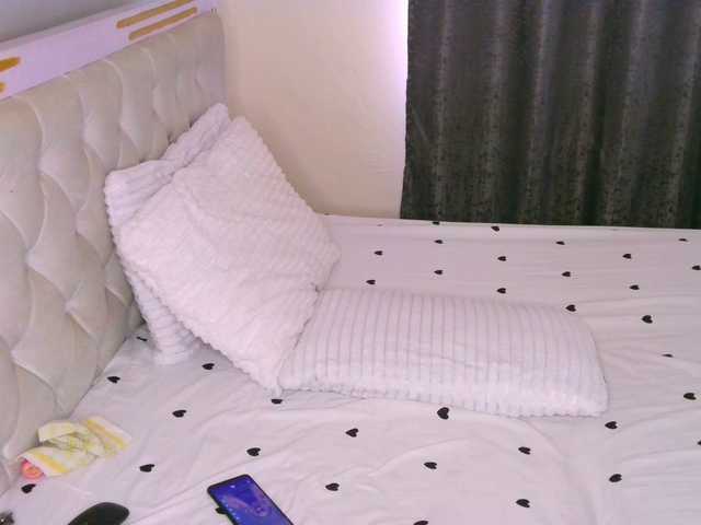 Cece-16's BongaCams show and profile