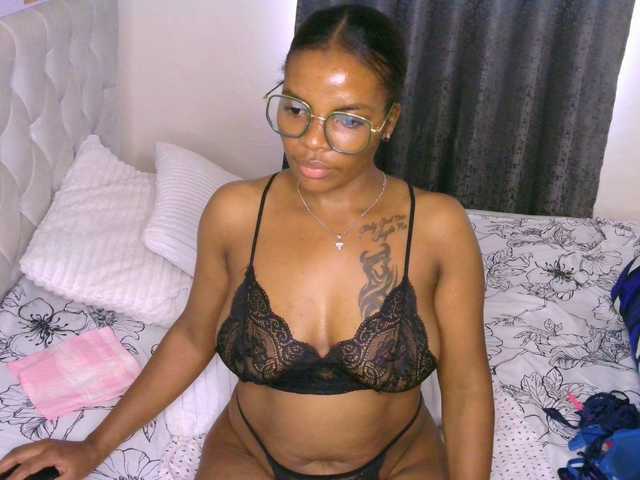 Cece-16's BongaCams show and profile