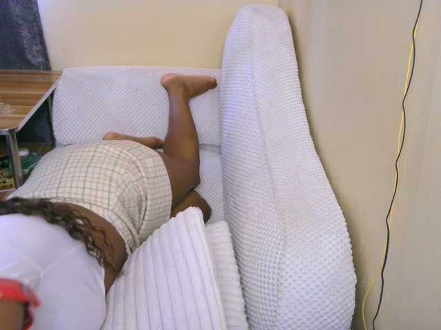 Cece-16's BongaCams show and profile