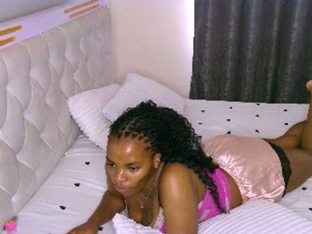 Cece-16's BongaCams show and profile