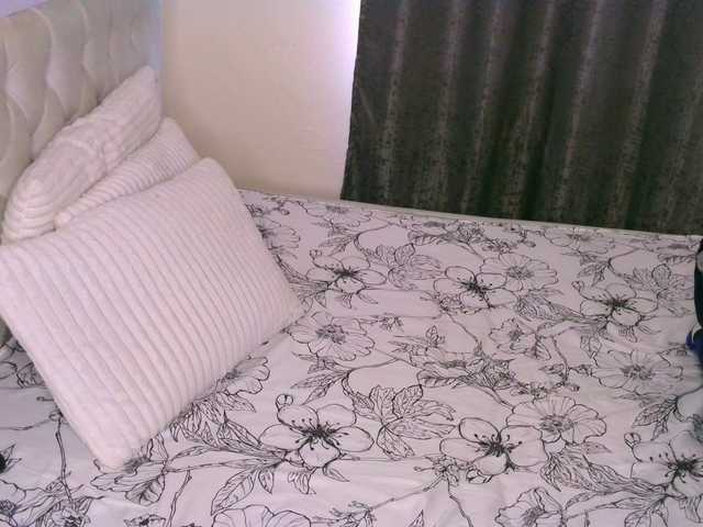 Cece-16's BongaCams show and profile