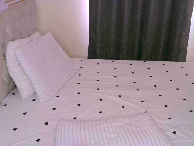 Cece-16's BongaCams show and profile