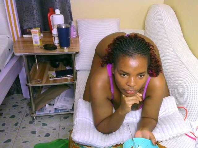 Cece-16's BongaCams show and profile