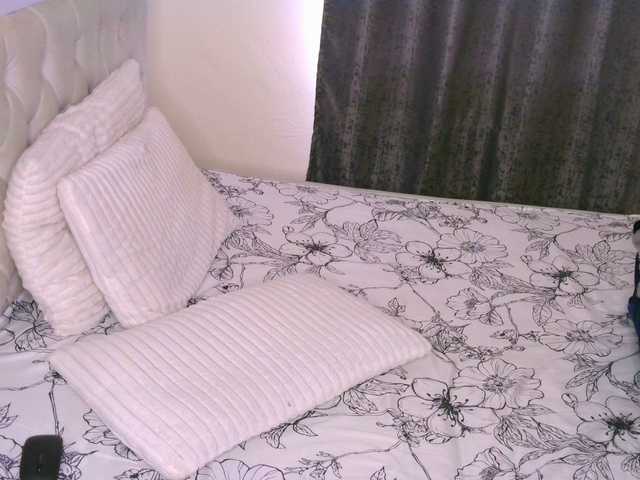 Cece-16's BongaCams show and profile