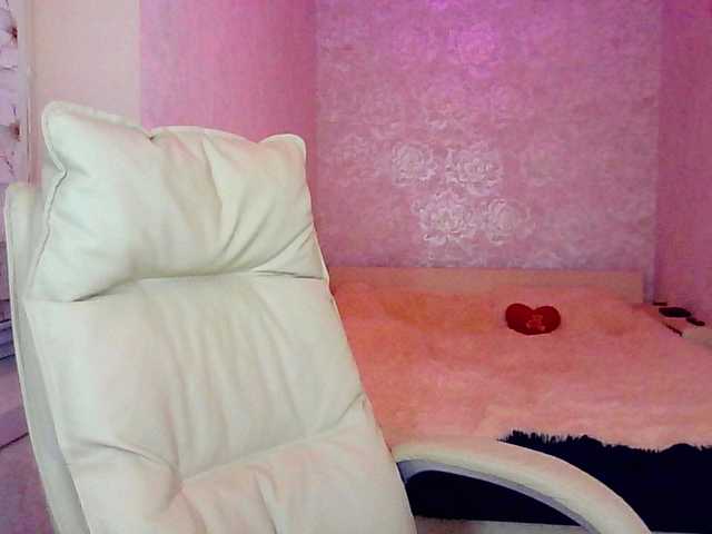 smilesss's BongaCams show and profile