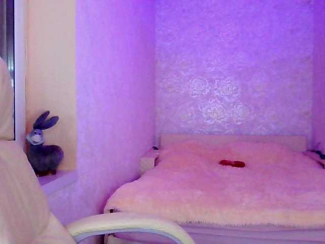 smilesss's BongaCams show and profile