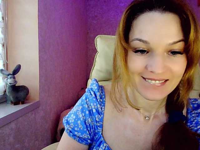 smilesss's BongaCams show and profile