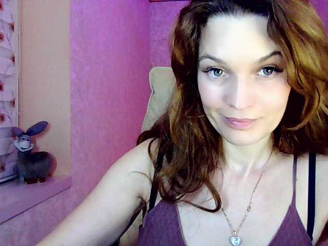 smilesss's BongaCams show and profile