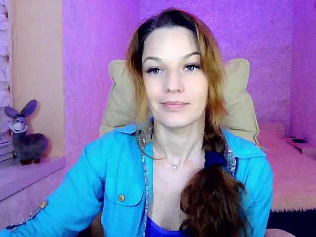 smilesss's BongaCams show and profile