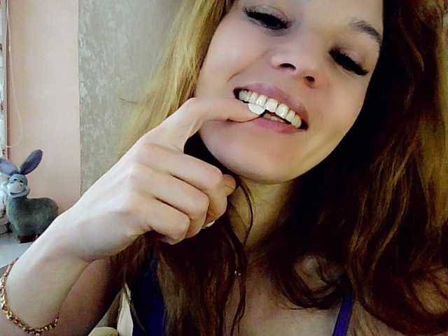 smilesss's BongaCams show and profile