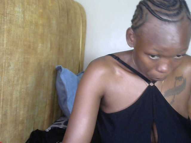 goddess-soriyah's BongaCams show and profile