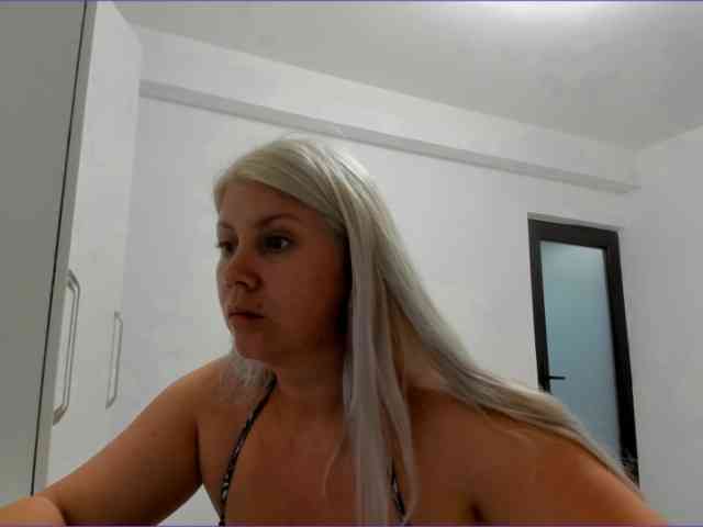 Sarrah8 webcam