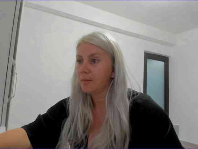 Sarrah8 webcam