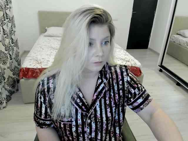 Sarrah8 webcam