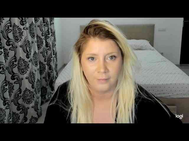 Sarrah8 Live Webcam on BongaCams