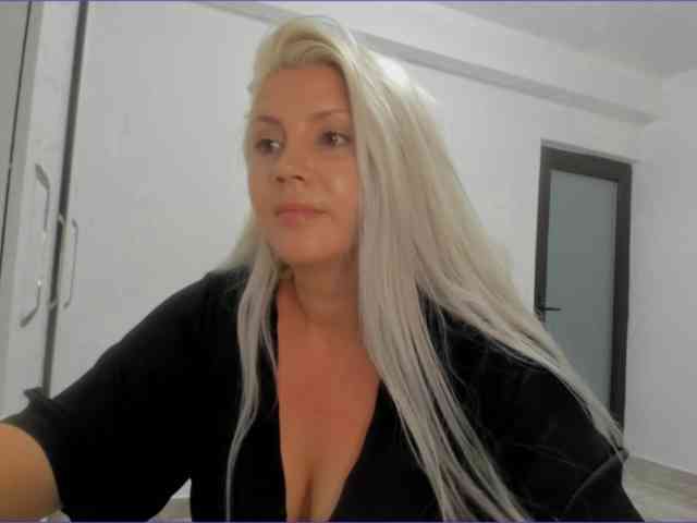 Sarrah8 webcam